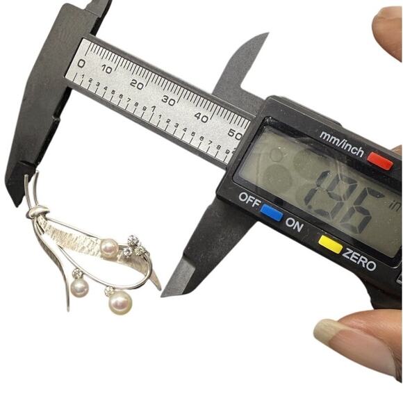 Krementz Pearl & Rhinestone Floral Brooch Silver Tone Signed Vintage - Picture 7 of 8